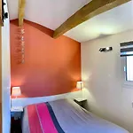 T2 Climatise Avec Terrasse & Parking A Pied 5min Presqu Ile De Giens Apartment