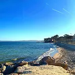 T2 Climatise Avec Terrasse & Parking A Pied 5min Presqu Ile De Giens Apartment