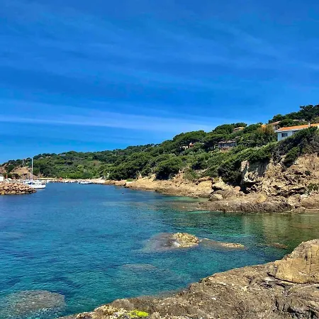 T2 Climatise Avec Terrasse & Parking A Pied 5min Presqu Ile De Giens Hyeres