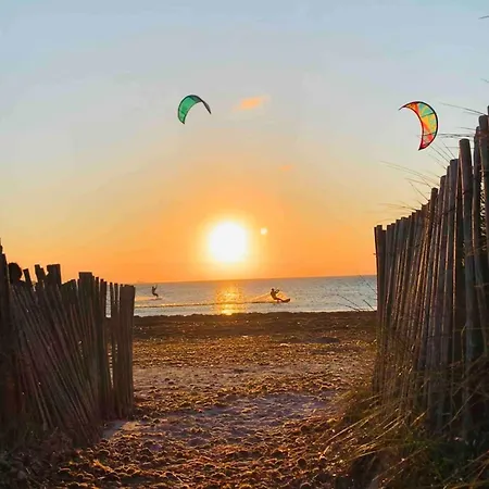 Appartement Presqu'ile De Giens, Joli T2 A 5 Minutes De La A Pieds *